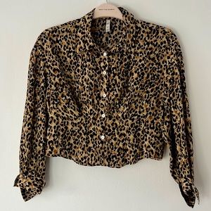 Zara trf Leopard Button Down blouse w/ loose fitting sleeves size XS